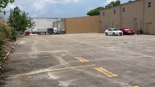 Mid-Metairie 2nd Floor Office for Lease: 2630-32 Metairie Lawn Dr, Metairie, LA 70002